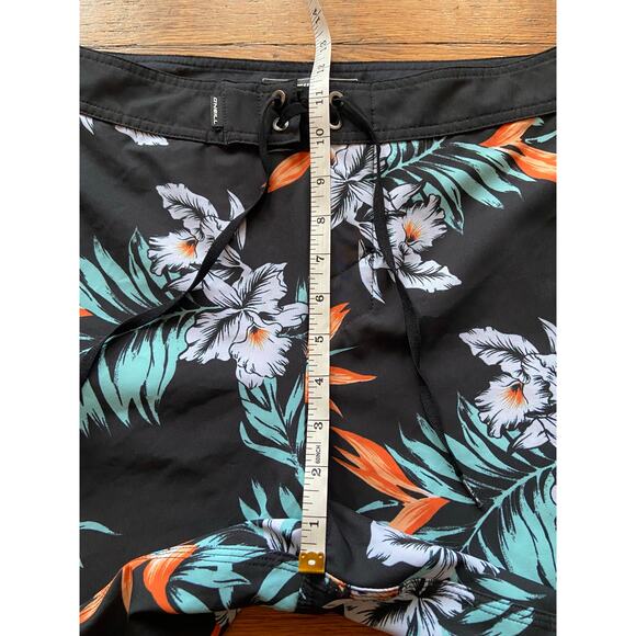 O'NEILL Hyperfreak Black Floral Boardshorts sz 32 - Picture 10 of 13